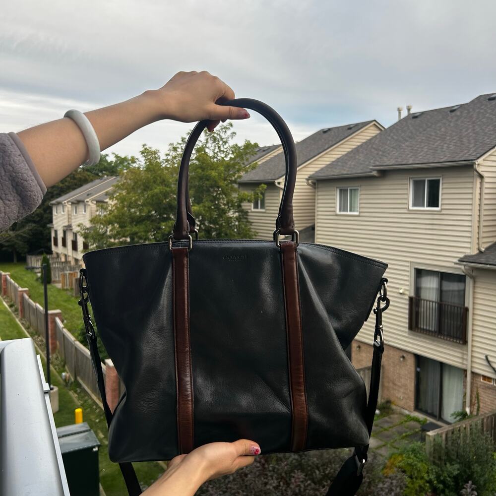 Vintage coach embossed logo tote bag black & brown leather